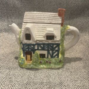 Charming Cottage Teapot
